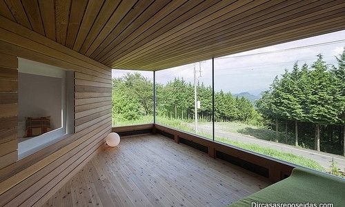 Interiores de casa reposeida