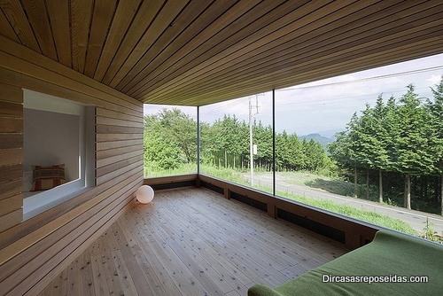 Interiores de casa reposeida