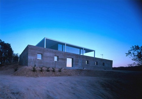 casa-minimalista-vidrio-concreto005